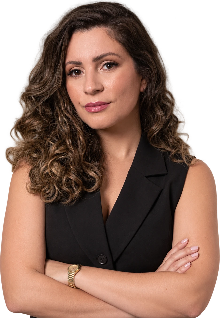 Daiana Russo sorrindo de braços cruzados